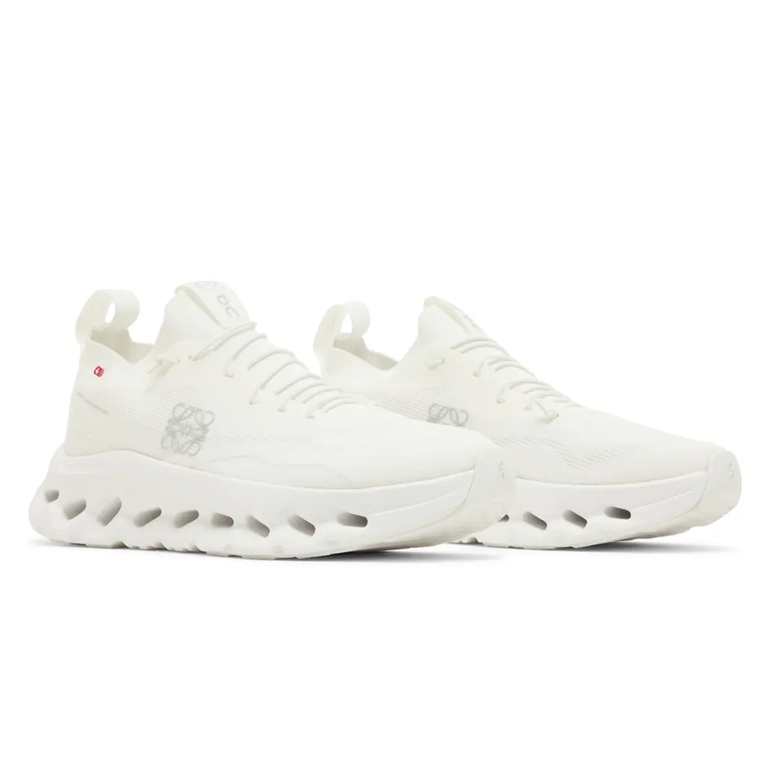Loewe x ON Wmns Cloudtilt 'All White