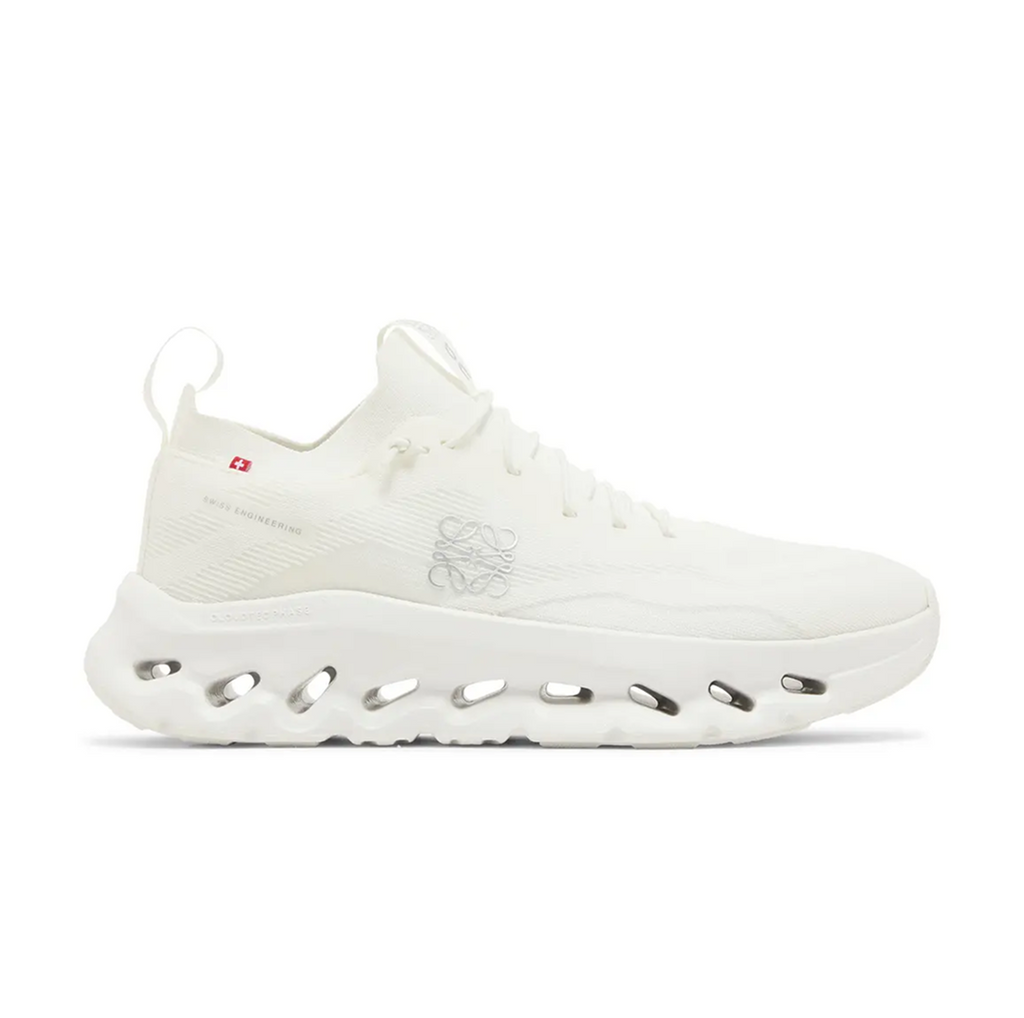 Loewe x ON Wmns Cloudtilt 'All White