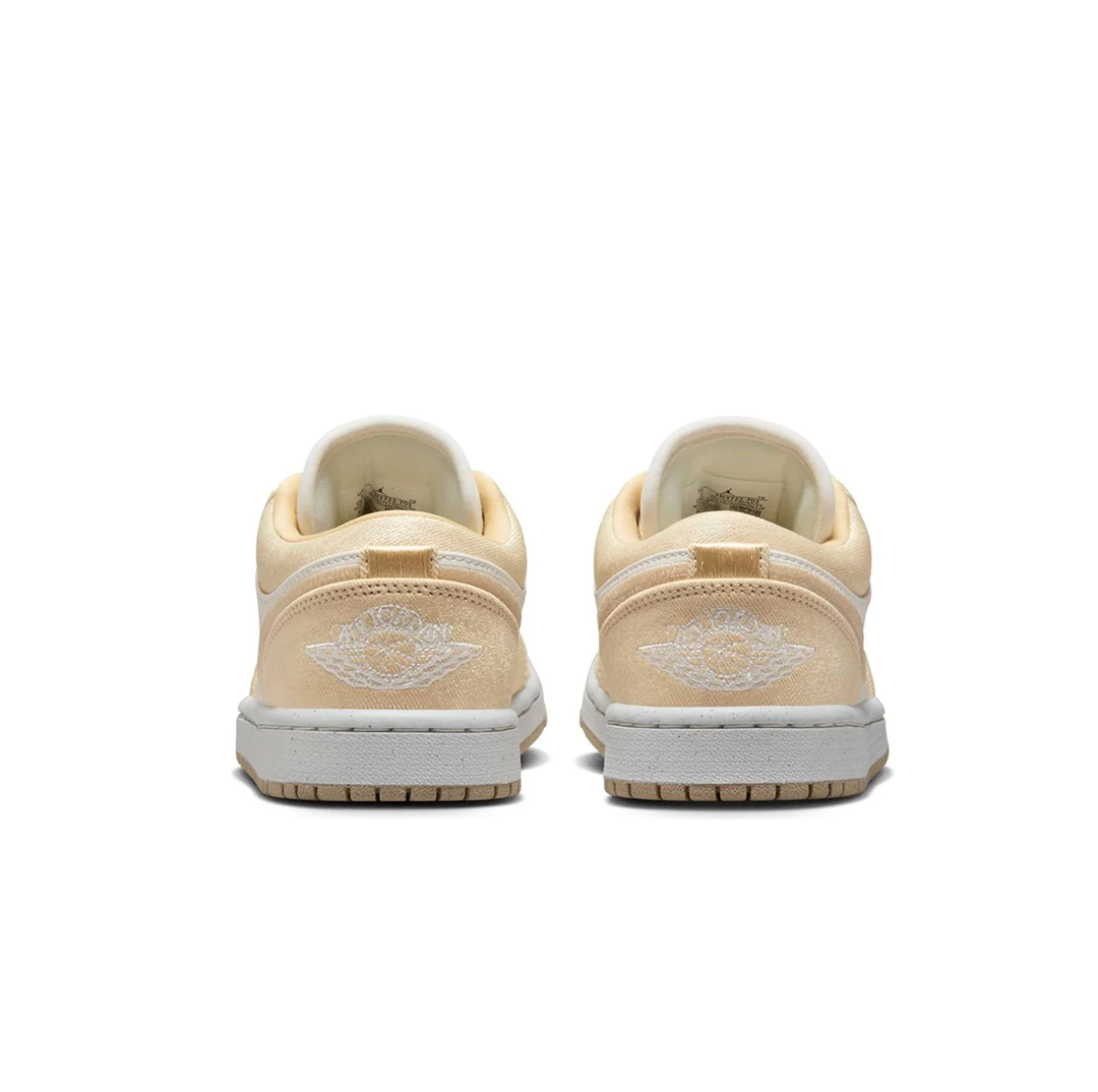 Air Jordan 1 Low WMNS "Team Gold / Sail"